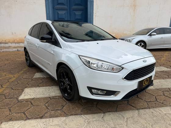 FORD FOCUS 1.6 SE 16V FLEX 4P POWERSHIFT FORD FOCUS 1.6 SE 16V FLEX 4P POWERSHIFT